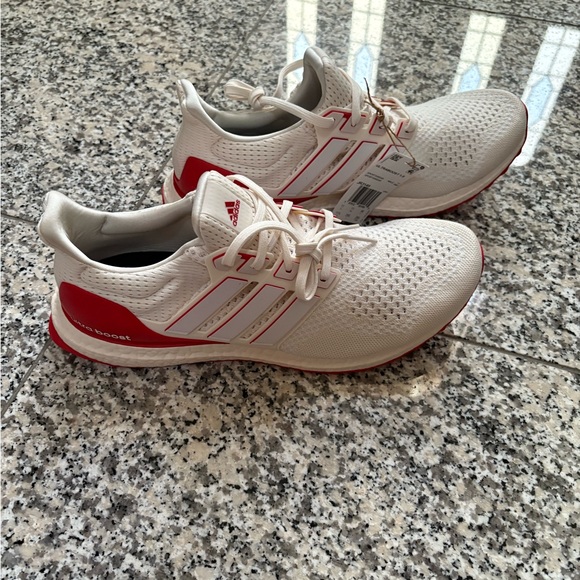 Adidas Ultraboost White with Red Accents - Picture 5 of 5